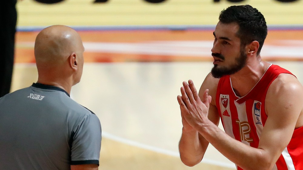 Nikola Kalinić i sudija Igor Dragojević (©Star Sport)
